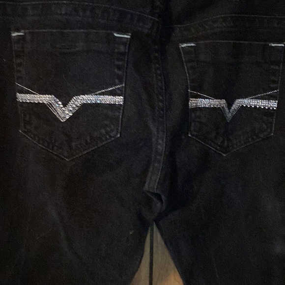 Guess - Picture 6 of 7